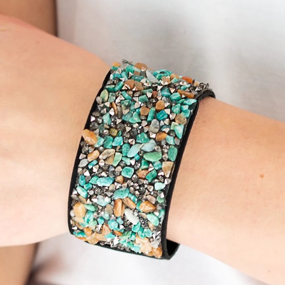 paparazzi Jewelry - Crush Rush Multi Color Rock & Rhinestone Snap Bracelet